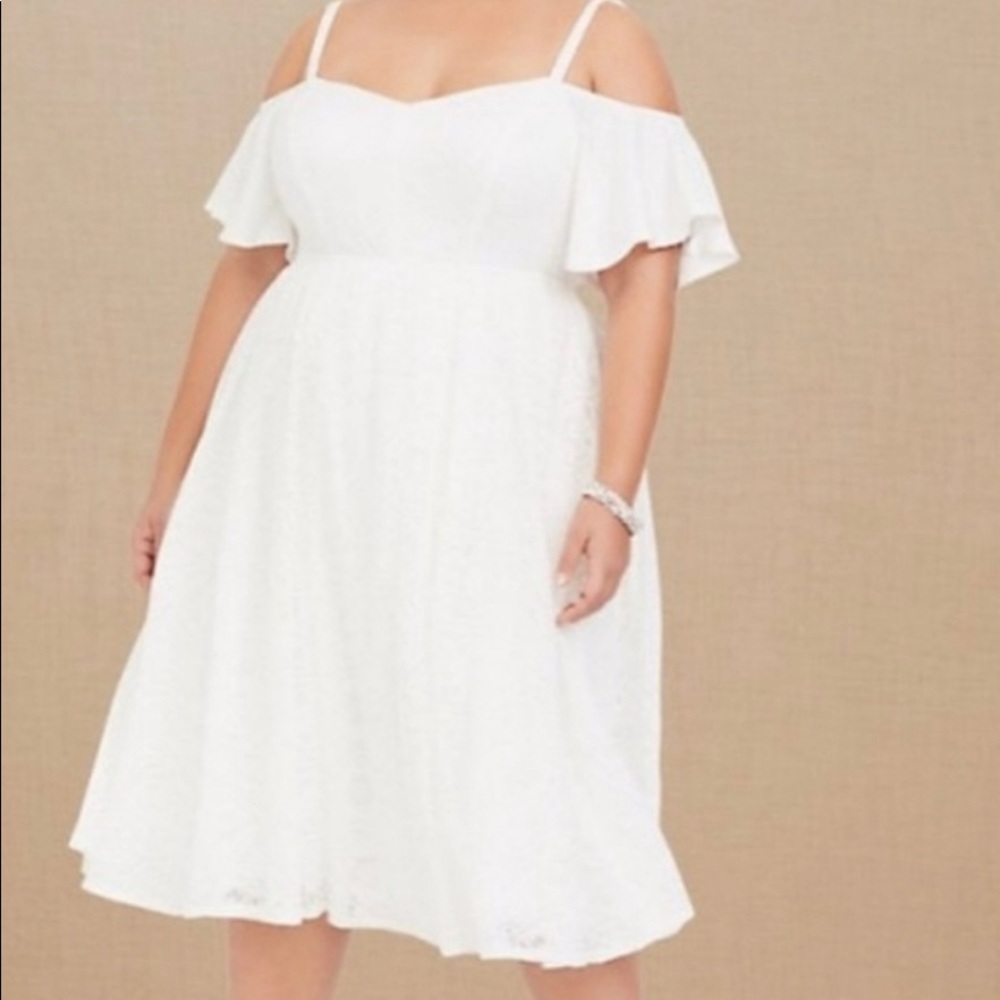 Torrid size Special cold shoulder skater dress size 26 color is off white/ivory